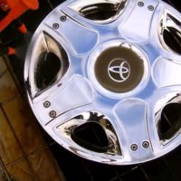 Si lo tuyo son los cromados ahora los puedes hacer en casa sin tener que rehipotecarla 