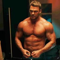 "Arruiné mi cuerpo": Alan Ritchson aumentó 14 kg y necesitó cirugía para su transformación en Reacher 