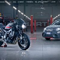 ¡Date prisa! O te vas a quedar sin los regalos que traen las primeras 95 Yamaha XSR900 Abarth 