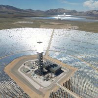 Las plantas termosolares están de capa caída, así que ahora tienen dos trabajos: generar energía de día y cazar asteroides de noche