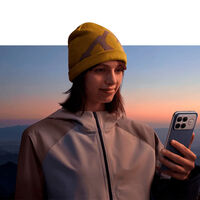 Celular premium barato con batería para dos días y 6 años de actualizaciones. Tiene una bocina Bose 