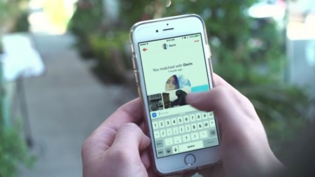 Tinder hace el ligoteo más fácil: GIF y 3D Touch