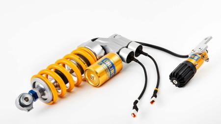 Llamada a revisión de las Yamaha YZF-R1M por el amortiguador Öhlins, y puede que alguna más
