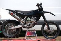 Husqvarna 450 con motor de BMW para el 2011