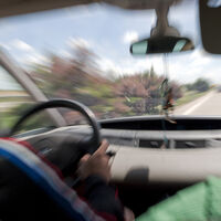 Vuelca con su coche, huye de la ambulancia cuando le estaban atendiendo y se va a casa... pero termina en la cárcel