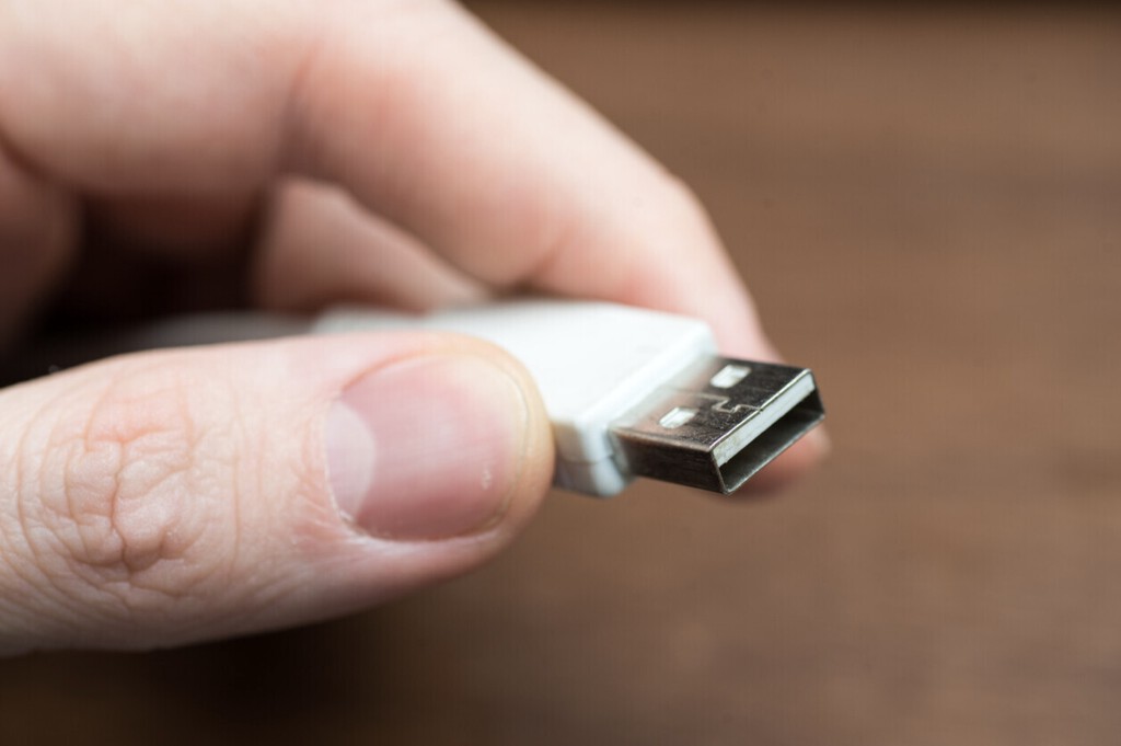 ¿Por qué los conectores de los puertos y las memorias USB son de colores? Si lo sabes, podrás sacarle más partido