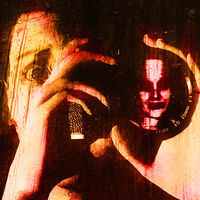 Este juego mezcla Phasmophobia con Photoshop y pinta bastante interesante. Deberías tener en tu radar Shutter Story porque promete ser espeluznante