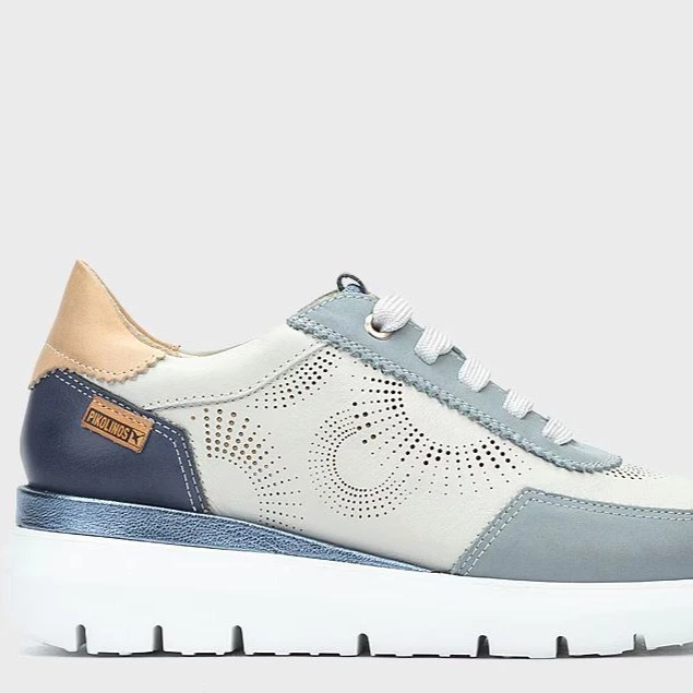 Zapatillas de mujer de piel con plantilla extraíble y acolchada Memory Foam en color blanco

