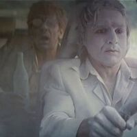 Una policía para a repostar y su Ford Focus explota volatilizando más de 20 kilos de cocaína escondida en el depósito