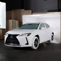 Lexus UX estrena neumáticos inspirados en los tenis Nike Air Force 1 