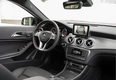 Mercedes-Benz GLA Interior