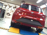 El nuevo Seat León FR enseña el culete en la red