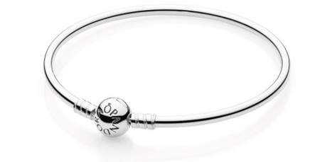 Adelántate a San Valentín: la pulsera rígida Pandora modelo 590713 de 19 cm está rebajada a 50,20 euros en Amazon