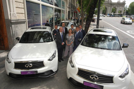Llegan a España los tres primeros Infiniti FX Vettel Edition