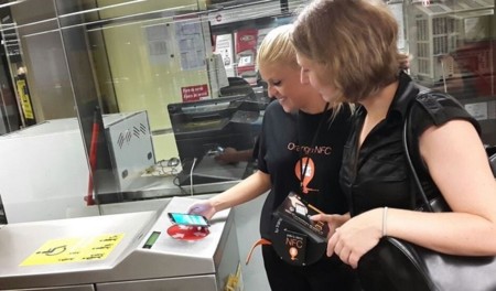 Valencia se convierte en el campo de pruebas para el acceso al transporte público con el smartphone