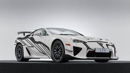 Lexus se marca su propio Art Car con este LFA Nürburgring Edition con motivo de las 24 Horas de Spa