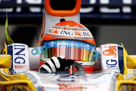 El futuro de Nelsinho Piquet está en el aire