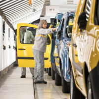 La escasez de microchips amenaza la producción de Renault: este año dejará de fabricar medio millón de vehículos