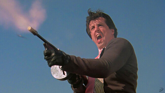 Hoy en Prime Video puedes ver una de las películas de acción más desconocidas y sangrientas de Stallone