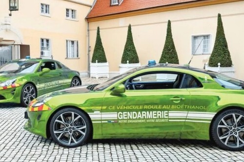 Os veículos Alpine A110 da Gendarmaria Nacional serão movidos a bioetanol E85, assim como mais de 40.000 veículos do governo. A FlexFuel Energy Development venceu a licitação | © FlexFuel