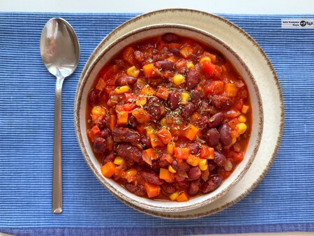 Chili sin carne: una versión versátil, nutritiva y sorprendentemente fácil de hacer del clásico tex-mex