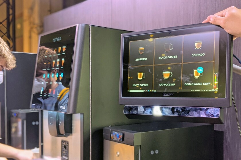 Pedir cafés con la mirada: la primera cafetera con 'eyetracking' es ...