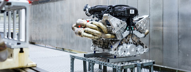 Así grita el motor Cosworth 6.5 V12 atmosférico del Aston Martin Valkyrie: más de 1.000 CV y 11.100 rpm
