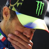 El drama de Valentino Rossi en las 24 Horas de Le Mans. Iba camino de una victoria histórica, hasta que su BMW le dejó tirado 