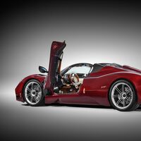 Pagani ha vuelto a pasarse el juego de los coches para (muy) ricos: un descapotable con casi 900 CV sin motores eléctricos, cambio manual y que pesa menos que un Dacia Duster 