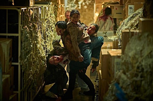 Uno de los mejores directores actuales del cine zombie regresa al género en un desatado espectáculo perfecto para ver junto a ‘Resident Evil’ 