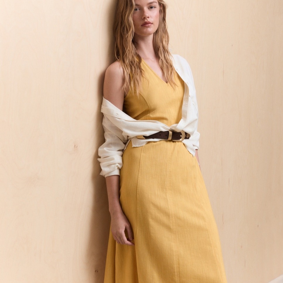 Vestido largo con escote de pico - Easy Wear - Amarillo paja

