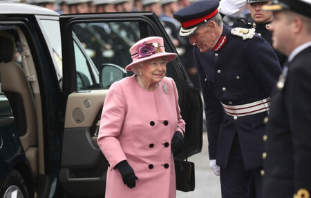 Reina Isabel Inglaterra Coche 02