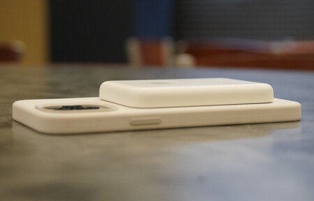 La Smart Battery Pack de los iPhone 12 pueden cargar los AirPods: sus primeros propietarios lo confirman