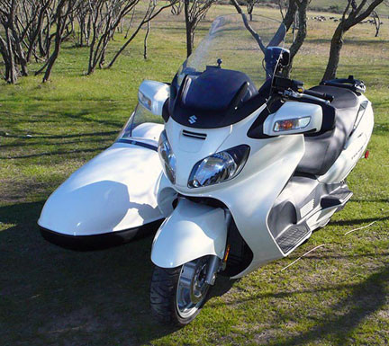 Suzuki Burgman 650 con sidecar