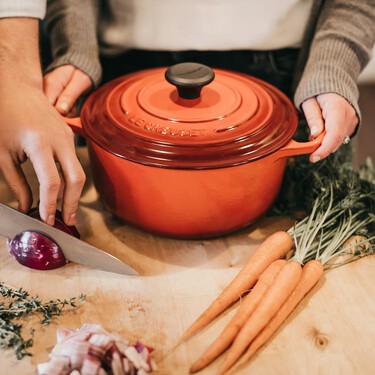 La mítica olla de hierro fundido Le Creuset ahora más barata que en el Black Friday, pero por tiempo limitado