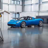 Aún quedan esperanzas para soñar con deportivos descapotables, ligeros y con un motor salvaje. Solo tienes que ser rico