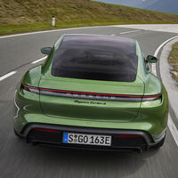 Porsche Taycan, Skoda Enyaq iV y Jaguar I-Pace, los coches eléctricos más deseados en España