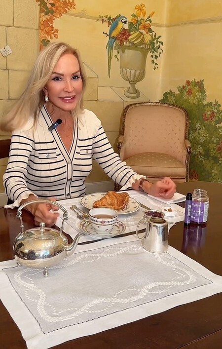 Carmen Lomana