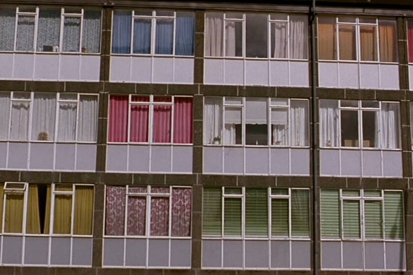 20 años después, esta película sigue siendo una descarga brutal de cine. Creo que es salvaje, incómoda y absolutamente vigente