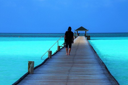 ¿Viajas para ser feliz? El problema entre las expectativas y la realidad