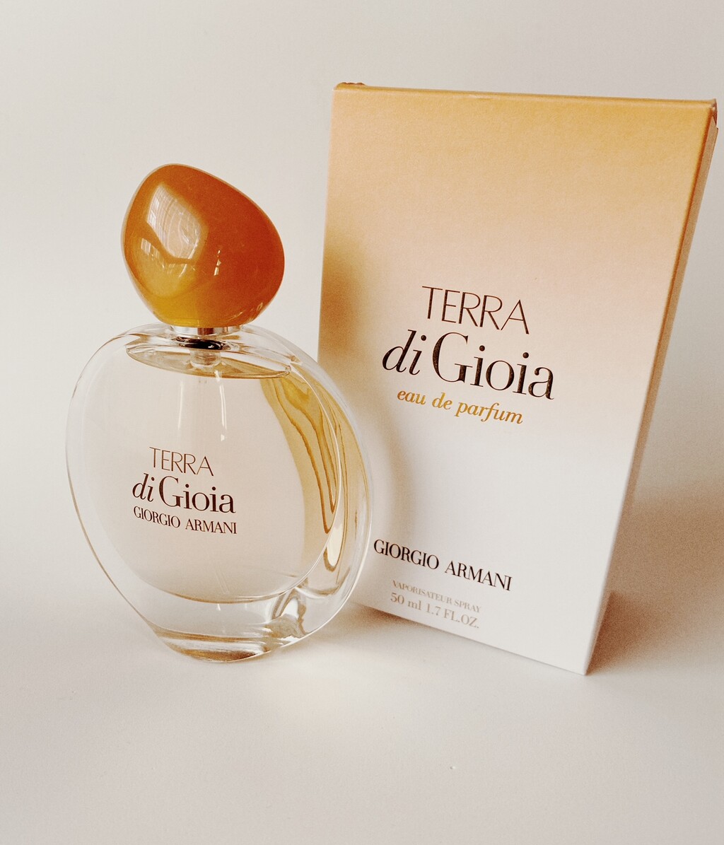 Así es Terra di Gioia, el nuevo perfume de Armani ideal para la primavera que ya hemos