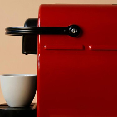Cómo limpiar tu cafetera Nespresso para que funcione como el primer día 