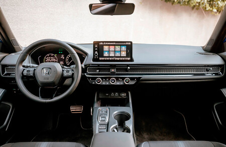 Honda Civic eHEV salpicadero