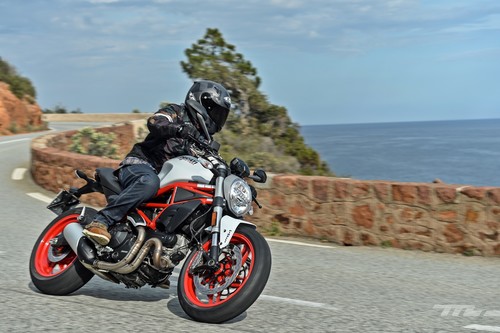 Probamos la Ducati Monster 797, 75 cv de tradición y pasión por las naked italianas