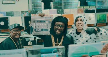 The Black Eyed Peas vuelven sin Fergie para celebrar su cumpleaños... con un sonido nada festivo