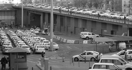 La imparable privatización de los servicios públicos impropios: el caso del taxi
