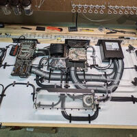 Un ingeniero dedicó 1 año a hacer su sueño realidad y convirtió su PC Gaming en un escritorio de mesa completamente funcional