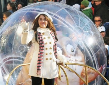 ¿Miley Cyrus quiere estudiar en serio?