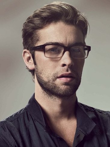 Chace Crawford, hasta gafotas está buenorro