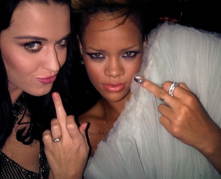 A Katy Perry le hackean su twitter